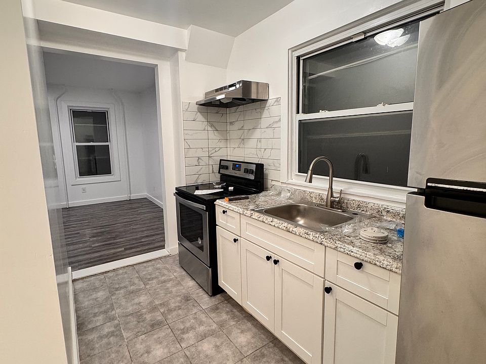 1st image of 174 Treadwell Ave #1