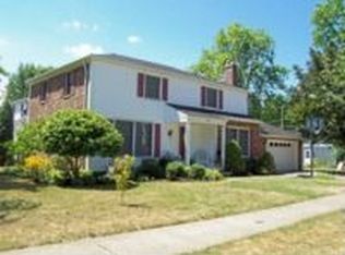 4556 Parkedge Dr, Fairview Park, OH