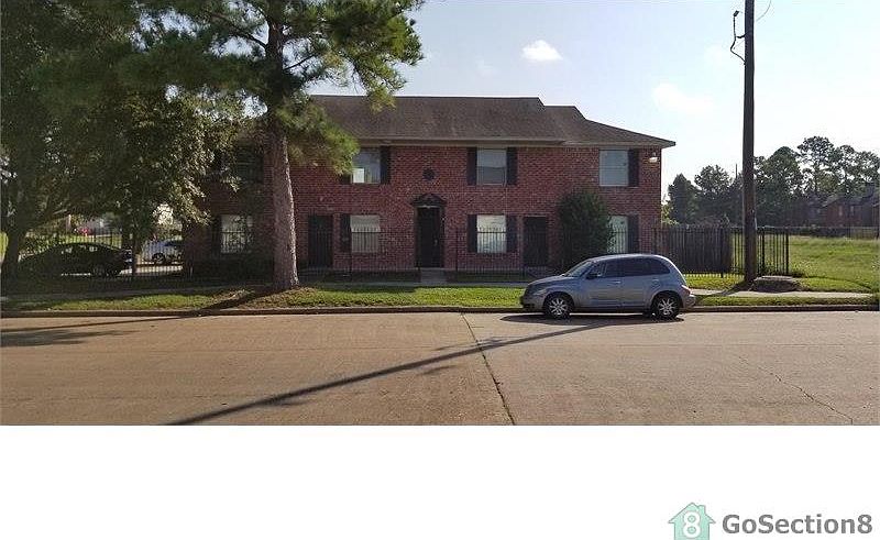 1st image of 719 Barren Springs Dr APT C