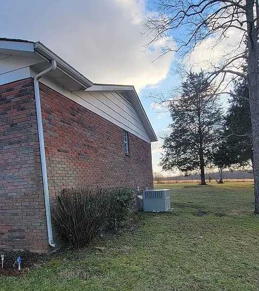 360 Oak Hill Dr — Photo 3