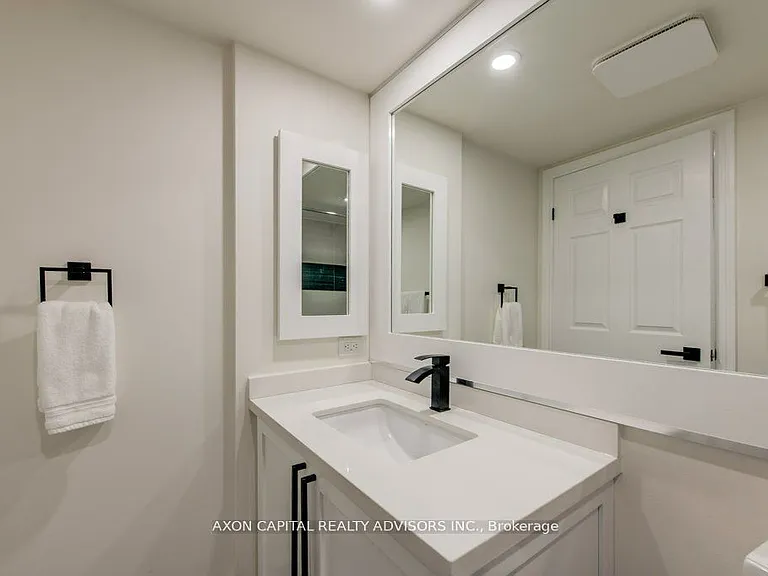 168 Simcoe St #1513 — Photo 10