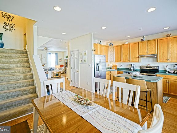 4th image of 35819 S Gloucester Cir