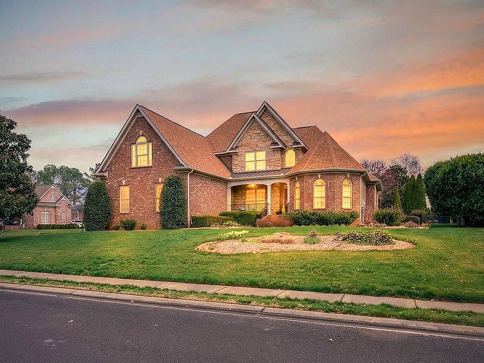 1st image of 2722 Crowne Pointe Dr