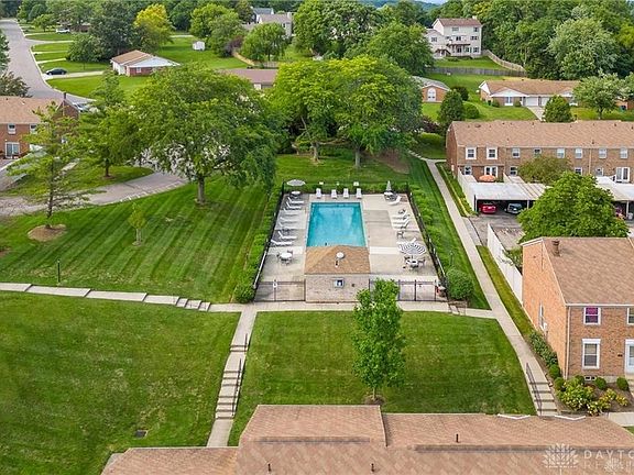 3rd image of 1408 Long Island Ct