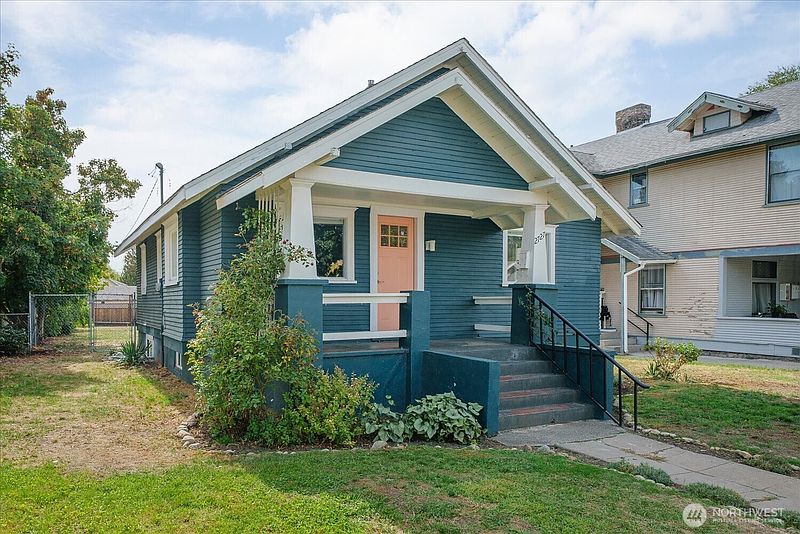 4th image of 2727 W Broadway Ave