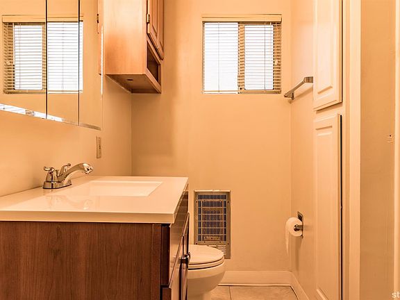 3rd image of 2564 Palmira Ave APT A