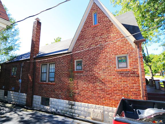 3rd image of 4322 Oakridge Blvd