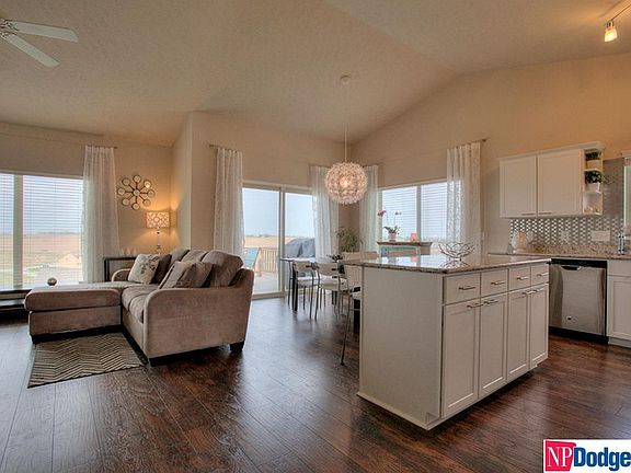 4th image of 17658 Browne Cres