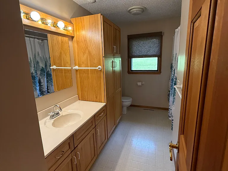 235 Quality Ave N — Photo 8