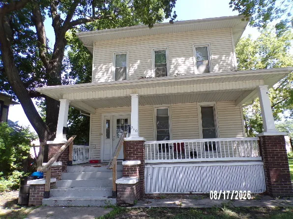 710 E 13th St, Davenport, IA 52803