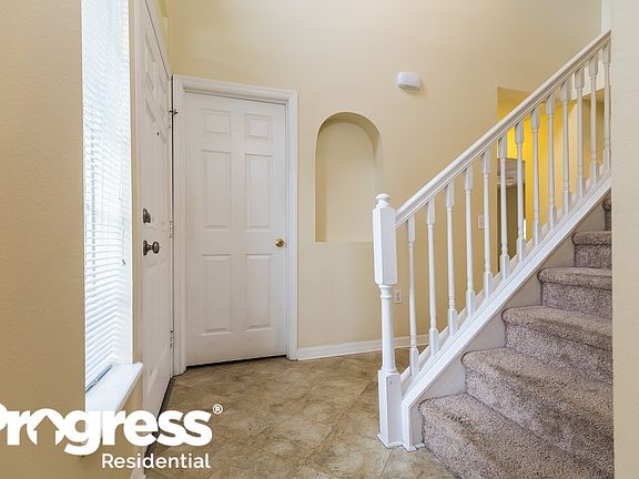 2nd image of 1022 Chateau Cir