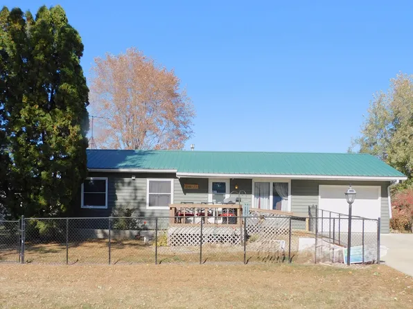 104 Winslow Dr, Manchester, IA 52057