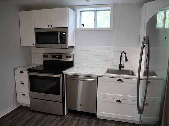 2nd image of 39 Erindale Ave