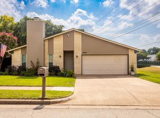 3328 Andover Dr, Bedford, TX 76021