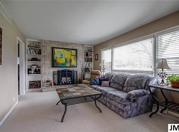 4th image of 3450 Loren Dr
