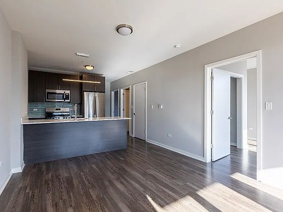 5th image of 1552 N North Park Ave APT 302