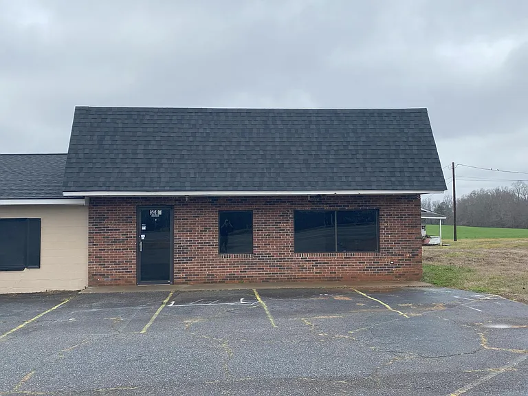 5585 Chesnee Hwy — Photo 1