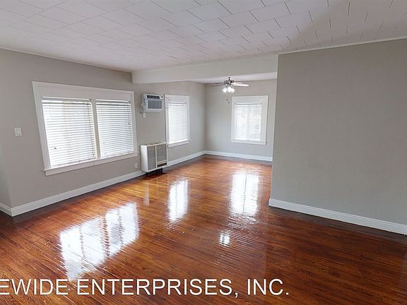 3rd image of 863 S Normandie Ave #8982766