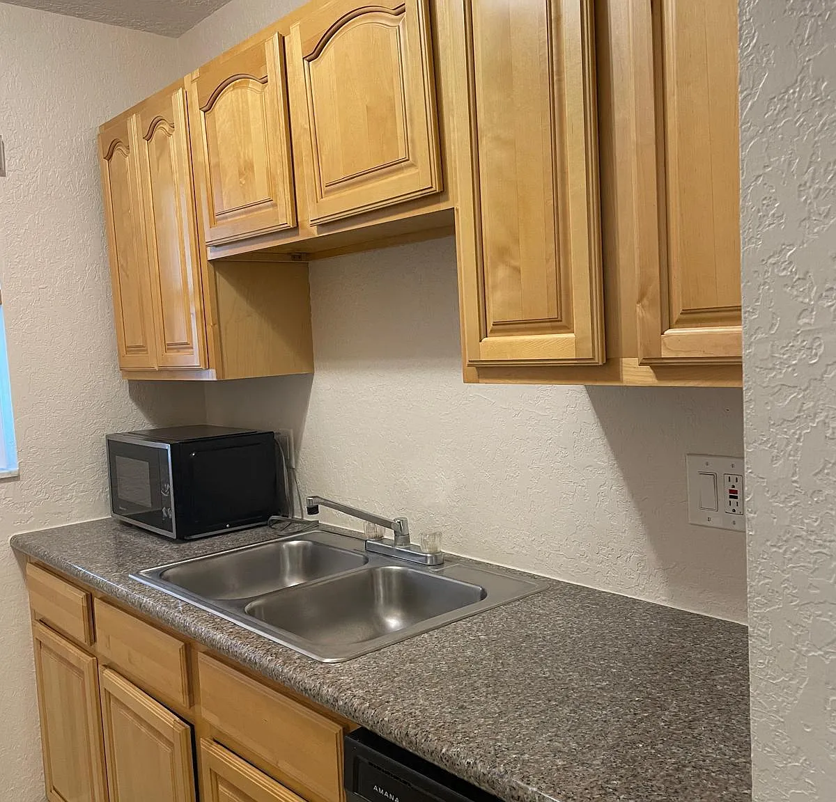 1 bed, 1.0 bath, 576 sqft, $1,550 — Photo 3