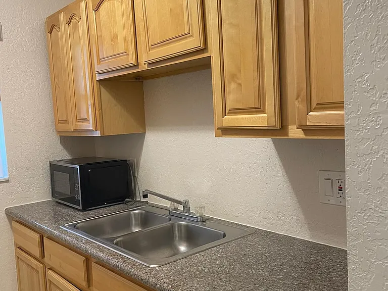 220 Croton Ave #210 — Photo 3