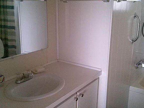 4th image of 1417 23rd Avenue Dr W