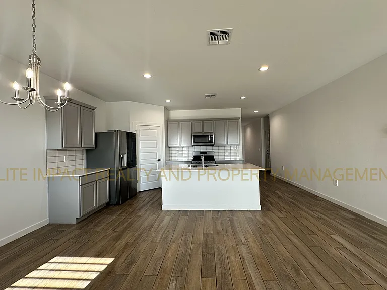 11112 S Weismann Dr — Photo 12
