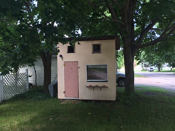 5th image of 700 W Fleshiem St