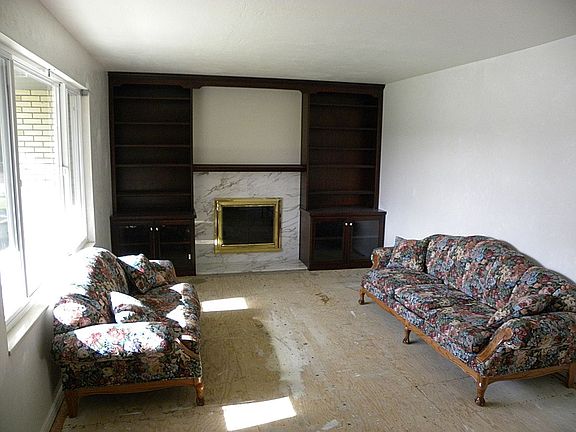 2nd image of 3049 W Willette Cir
