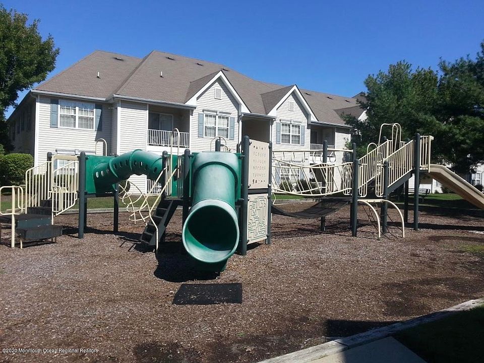 2nd image of 812 Wedgewood Cir