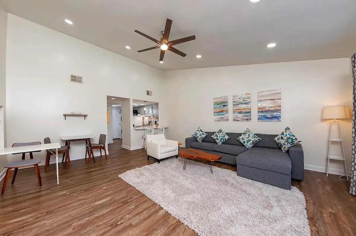6127 Harbourside Dr — Photo 4
