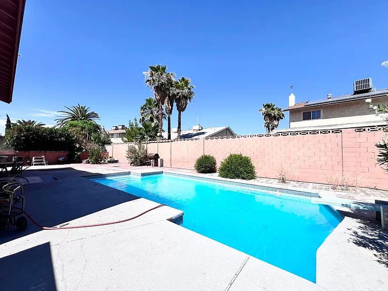 5009 Mesa View Dr — Photo 38