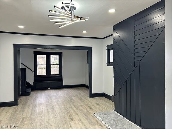 4th image of 10102 Pierpont Ave