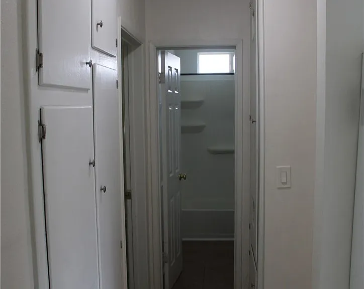 1810 W Houston Ave — Photo 10