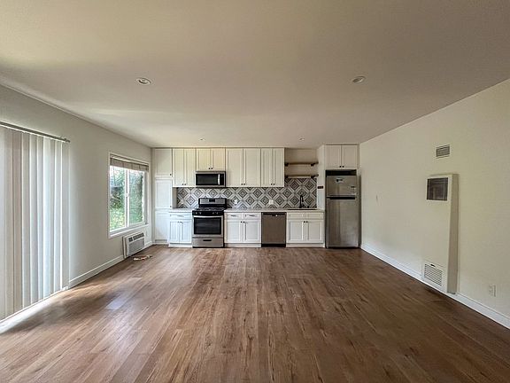 4th image of 3814 S Bronson Ave #1