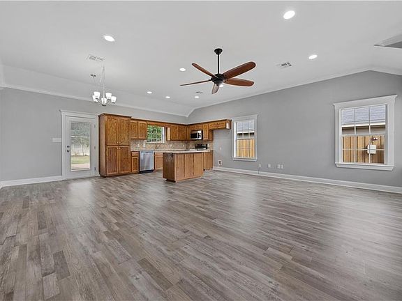 3rd image of 144 Flat Creek Dr