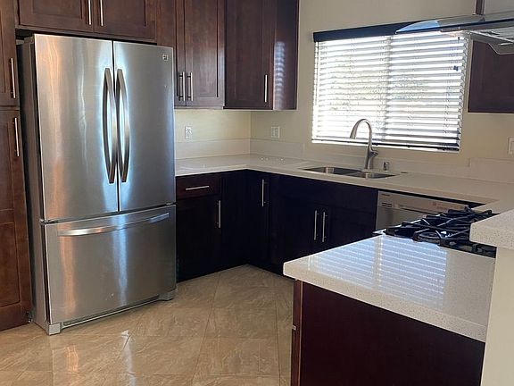 3rd image of 2686 N Daisy Ave