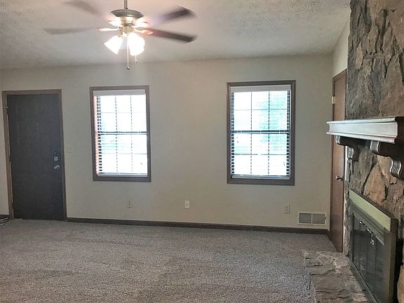 2nd image of 1540 Marble Way