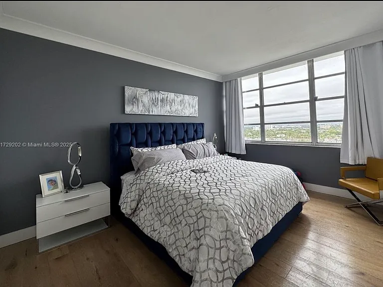 11930 N Bayshore Dr #Penthouse 10 — Photo 14