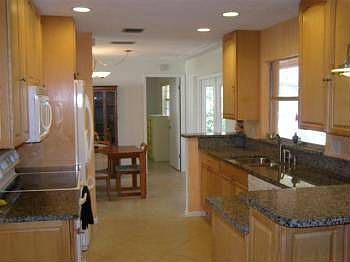 4th image of 465 Diana Blvd