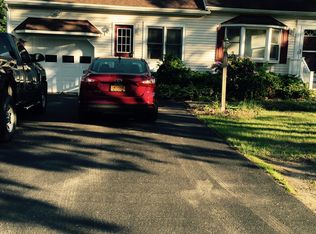 17 Bayberry Rd, Schenectady, NY 12306