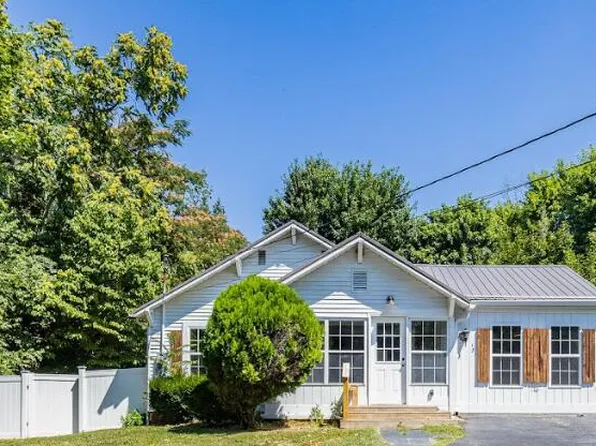 131 Highland Dr, Morristown, TN 37813