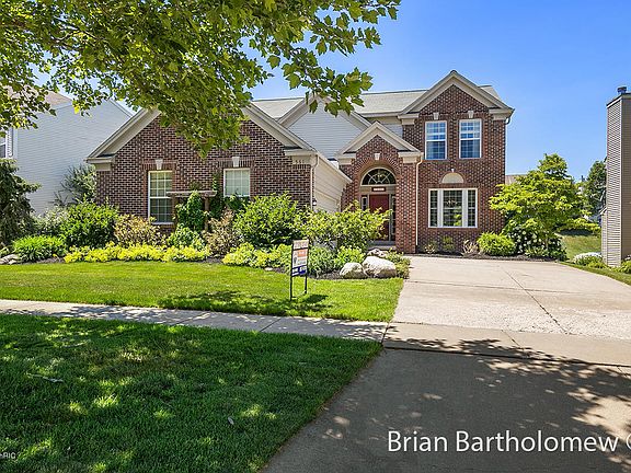 3rd image of 561 Rock Hollow Dr NE