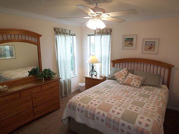4th image of 957 Lake Berkley Dr #957