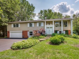 15585 W Timber Ln, Libertyville, IL 60048