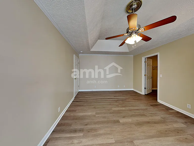 1612 E Blairmont Dr — Photo 9