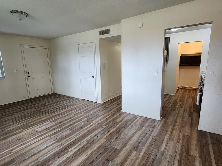 444 S Caroline St — Photo 15