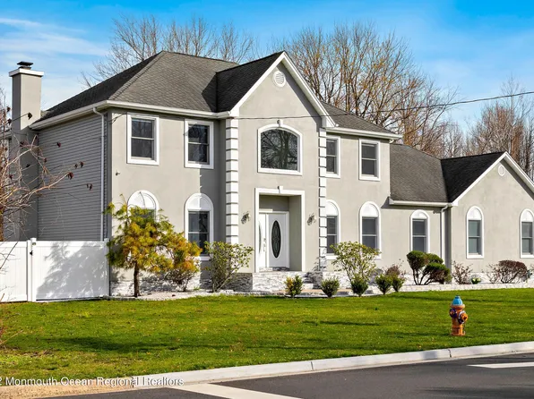 52 Bridgewaters Dr, Oceanport, NJ 07757