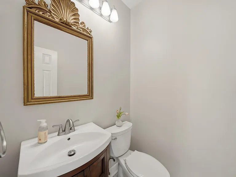 19722 Knightsridge Ln — Photo 17