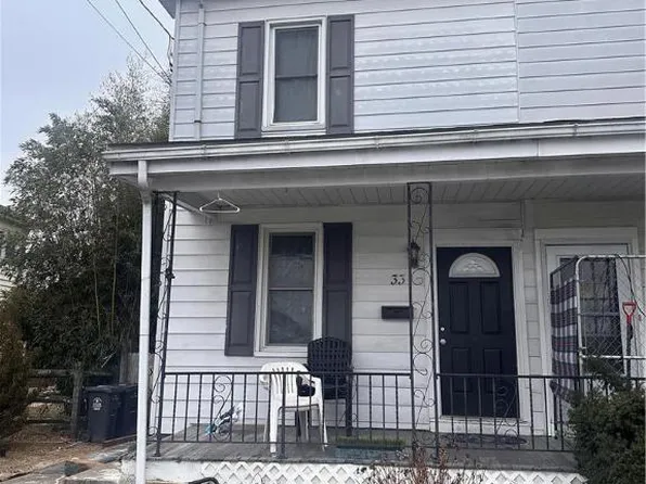 33 S 9th St, Quakertown, PA 18951