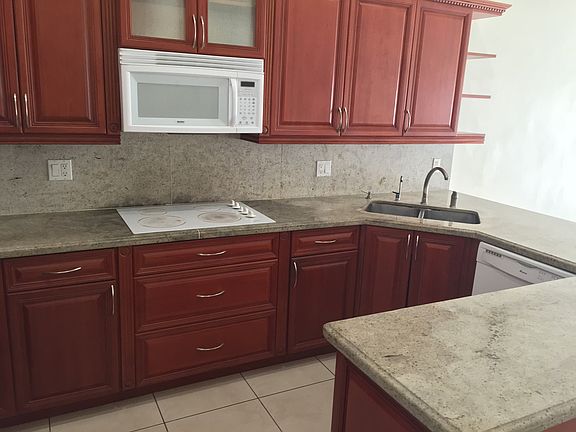 4th image of 11471 NW 89th Ct
